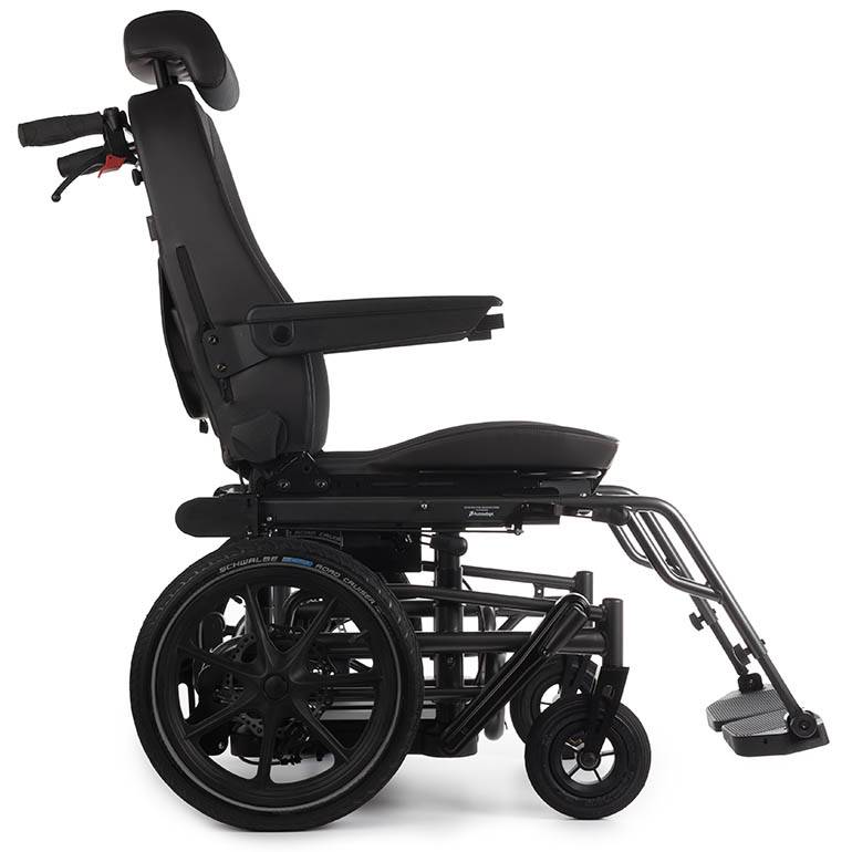 Transfert de personne handicapée  du fauteuil à la voiture  sans levage aquitaine