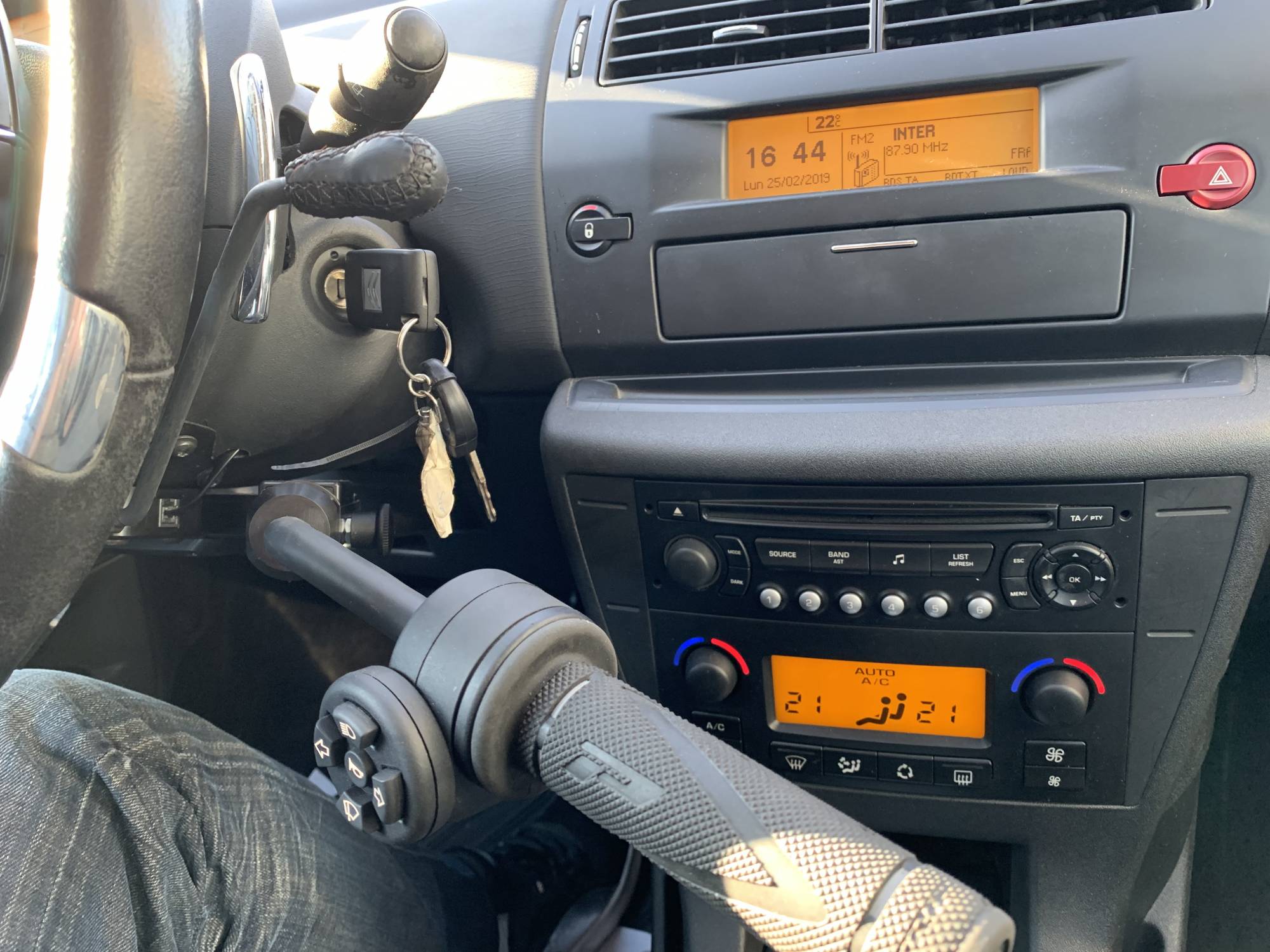 ACCELERATEUR MOTO AVEC FREIN EN AQUITAINE