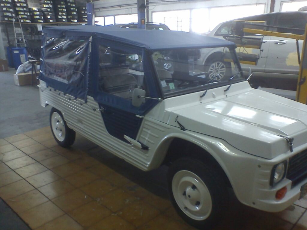 Restauration mehari et 2 cv a morcenx