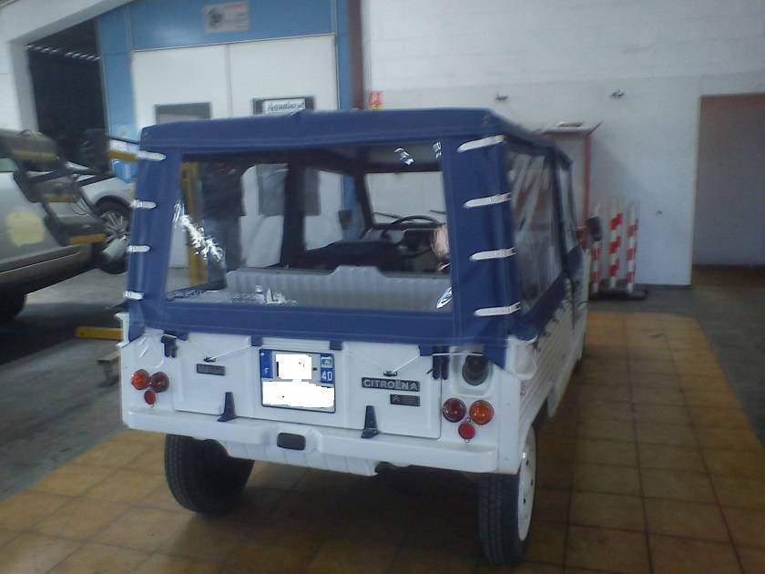Restauration de véhicule mehari dans les landes